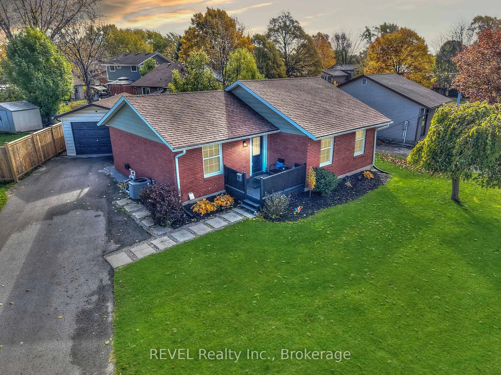 Front of 11 Newleaf Crescent