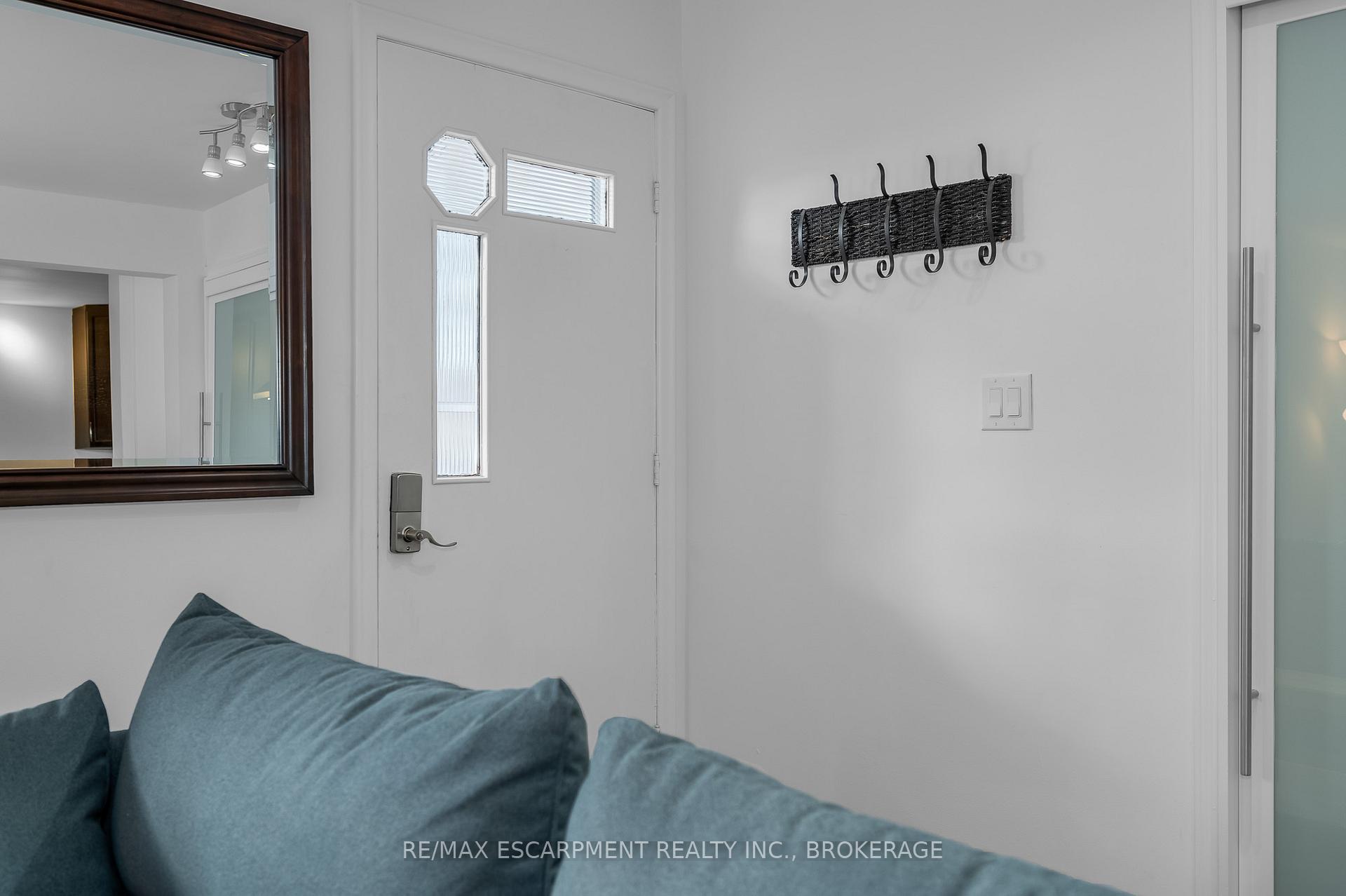 Photo 3 of Unit Main, 12 Parkview Crescent, Welland, Prince Charles — HOMEH