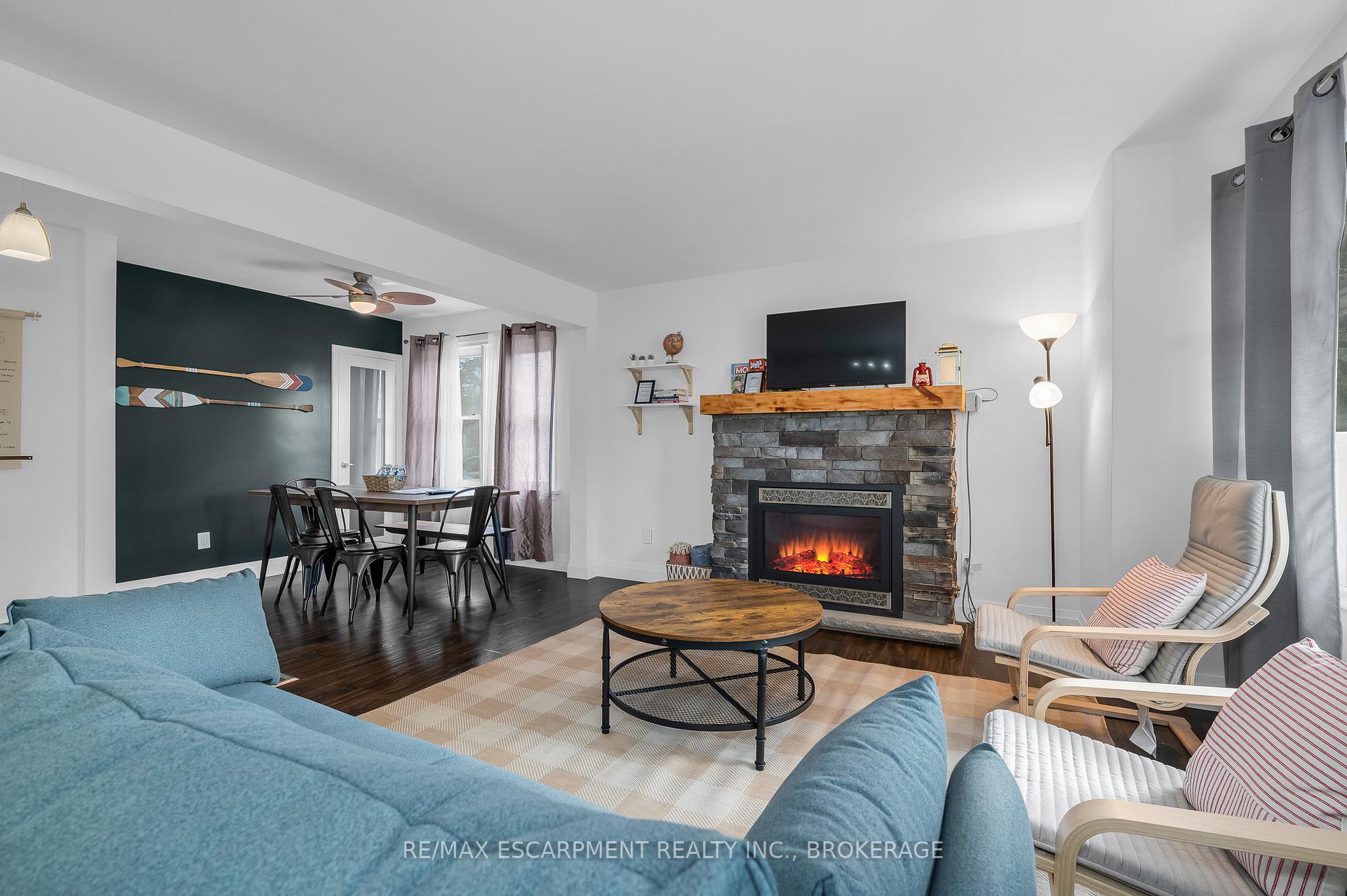Photo 4 of Unit Main, 12 Parkview Crescent, Welland, Prince Charles — HOMEH