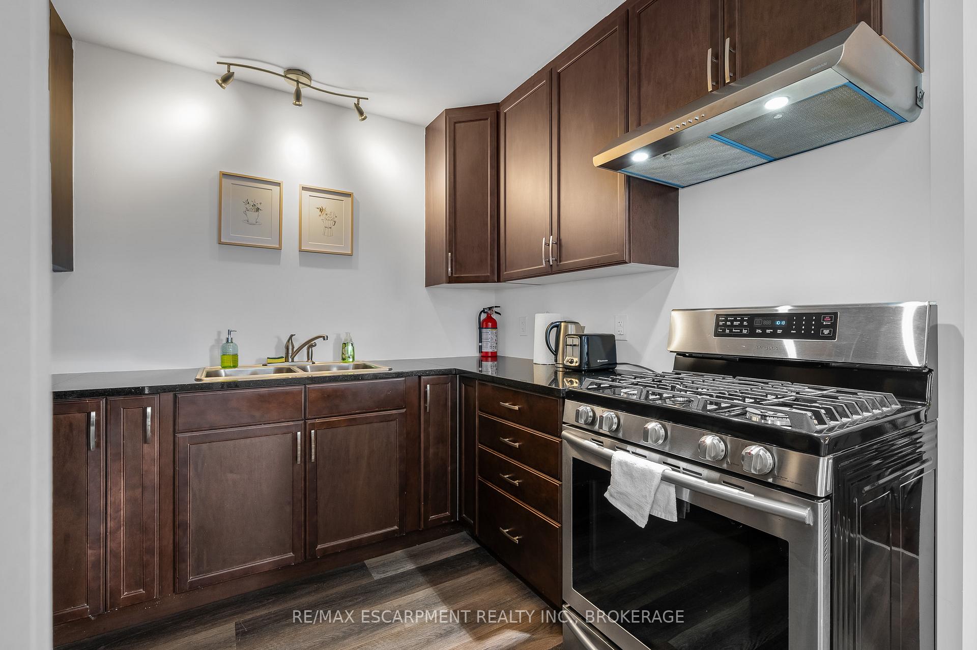 Photo 12 of Unit Main, 12 Parkview Crescent, Welland, Prince Charles — HOMEH
