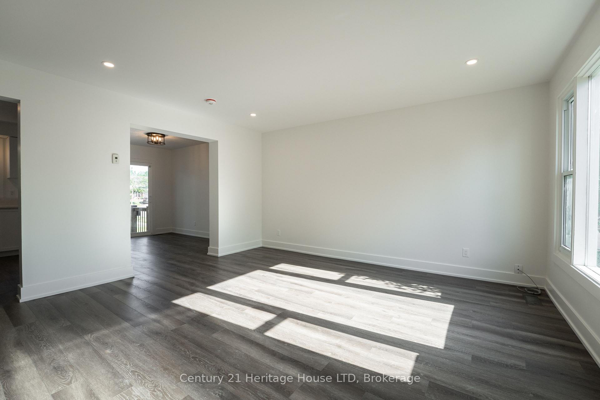 Photo 7 of 114 Northgate Drive, Welland, N. Welland — HOMEH