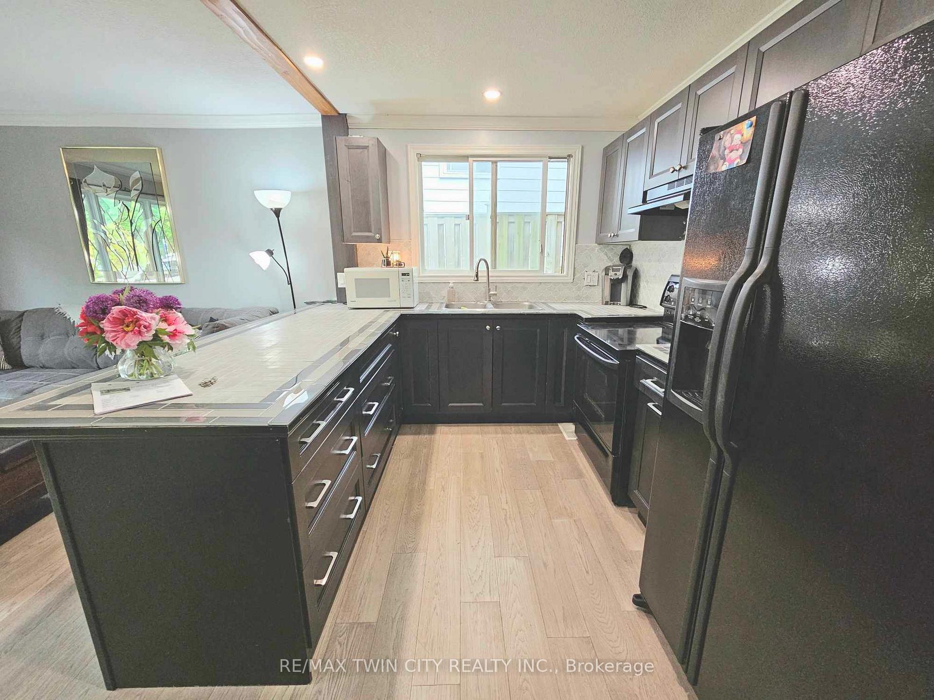 Photo 6 of 559 Sprucehill Avenue, Waterloo — HOMEH