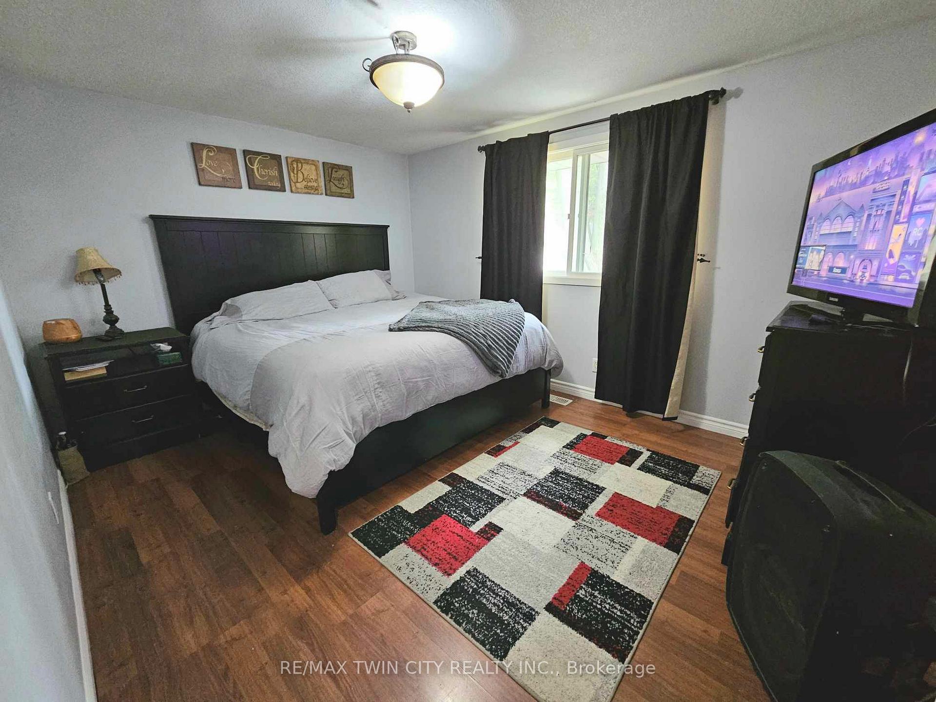 Photo 8 of 559 Sprucehill Avenue, Waterloo — HOMEH