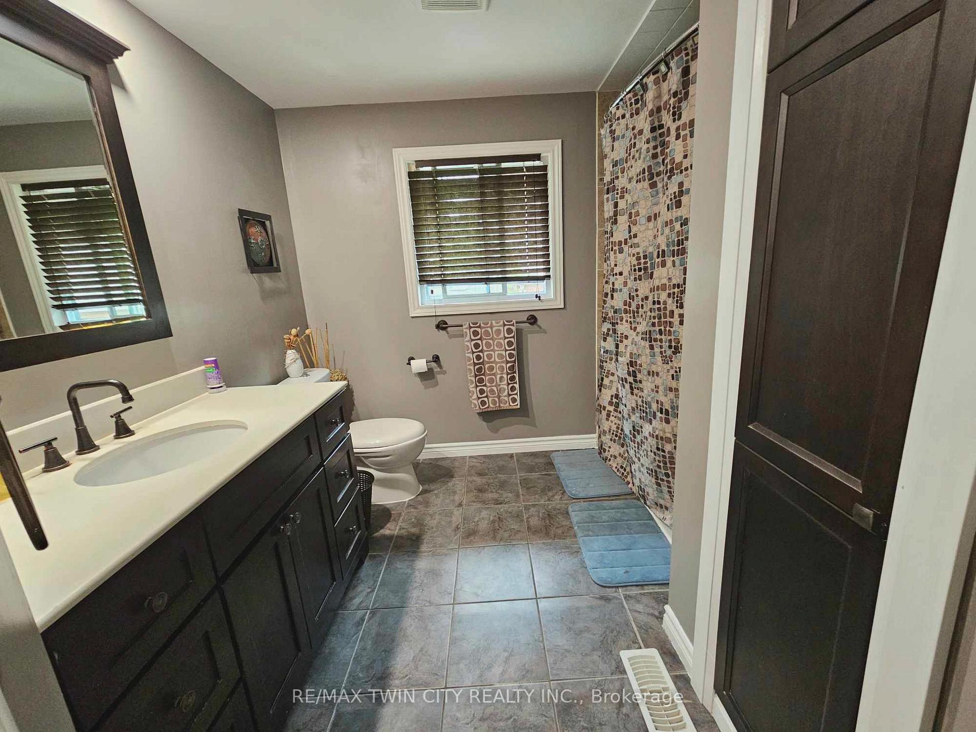 Photo 11 of 559 Sprucehill Avenue, Waterloo — HOMEH