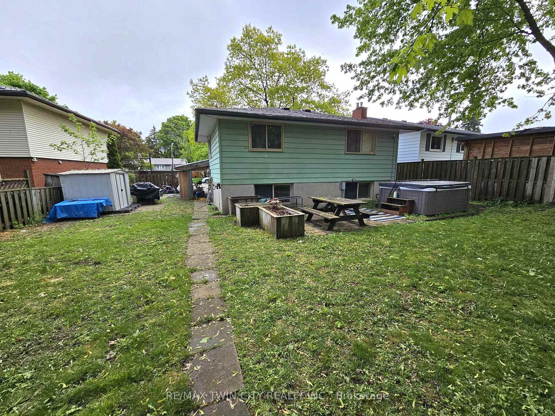 Photo 15 of 559 Sprucehill Avenue, Waterloo — HOMEH