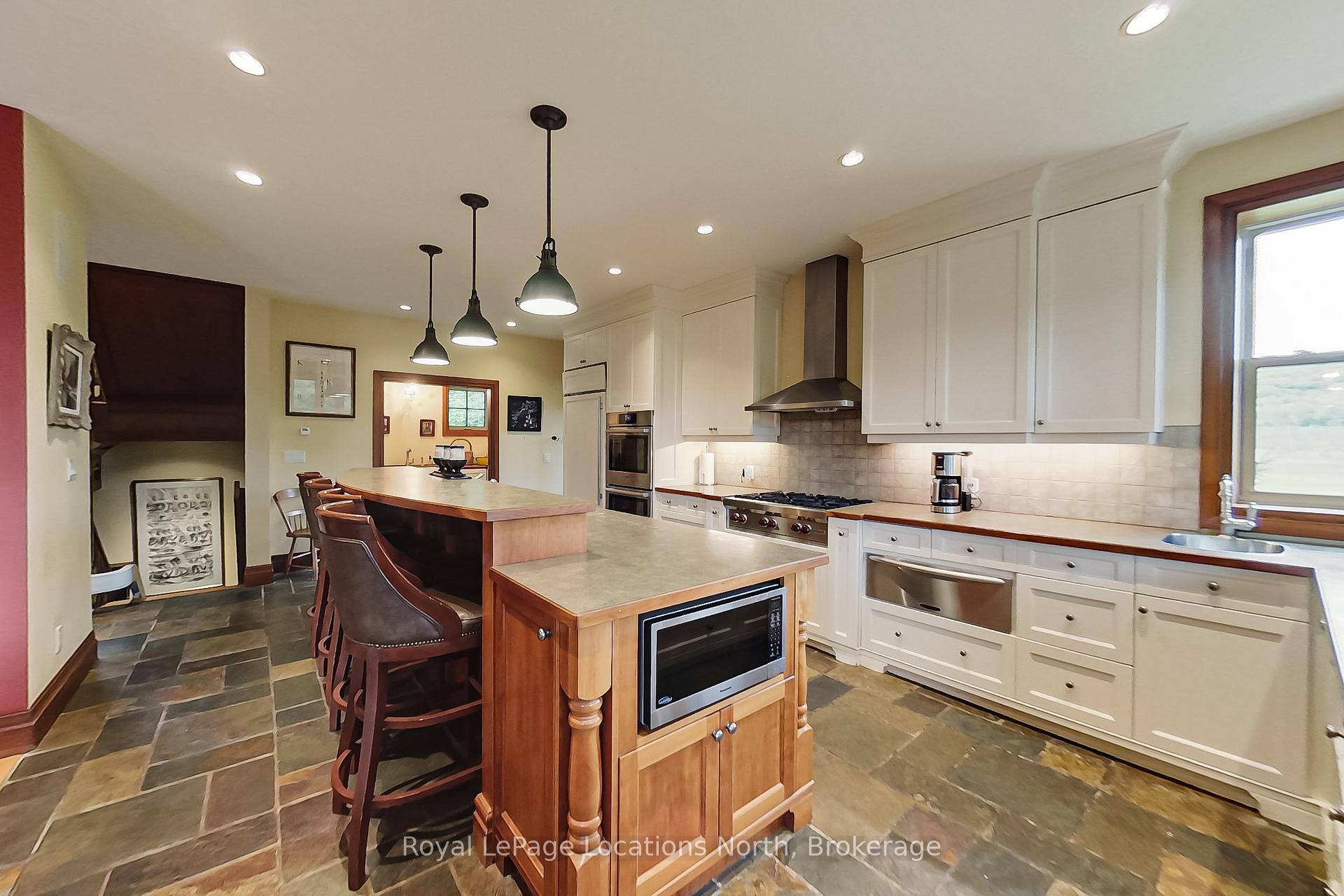 Photo 13 of 415456 Tenth Line, Blue Mountains — HOMEH