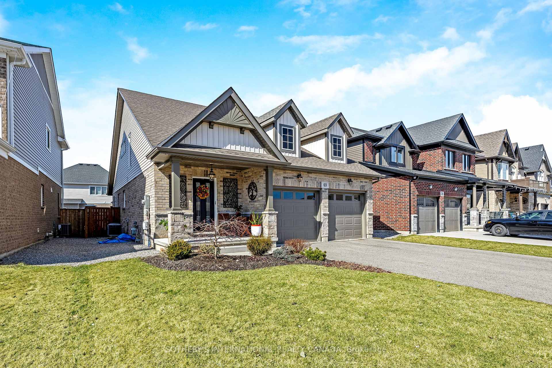 Photo 2 of 69 Crow Street, Welland, Coyle Creek — HOMEH