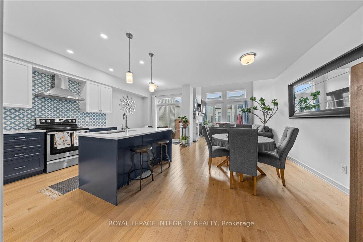 Photo 4 of 728 Capricorn Circle, Ottawa, Riverside South/Gloucester Glen — HOMEH