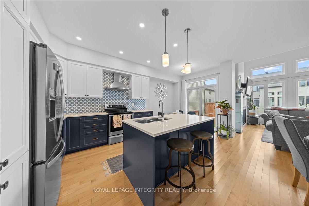 Photo 6 of 728 Capricorn Circle, Ottawa, Riverside South/Gloucester Glen — HOMEH