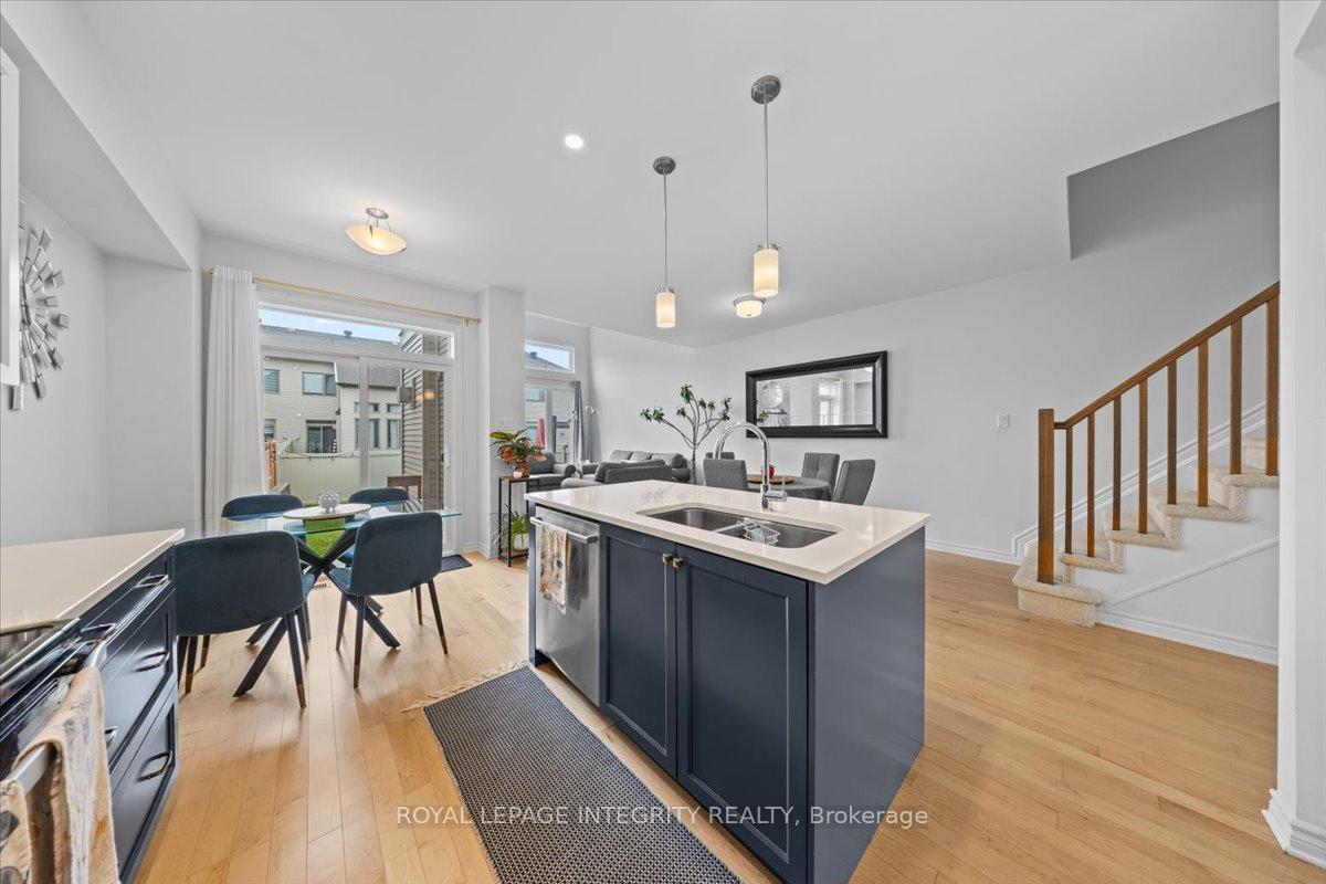Photo 8 of 728 Capricorn Circle, Ottawa, Riverside South/Gloucester Glen — HOMEH