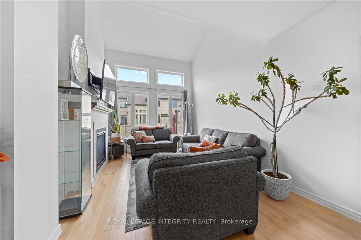 Photo 12 of 728 Capricorn Circle, Ottawa, Riverside South/Gloucester Glen — HOMEH