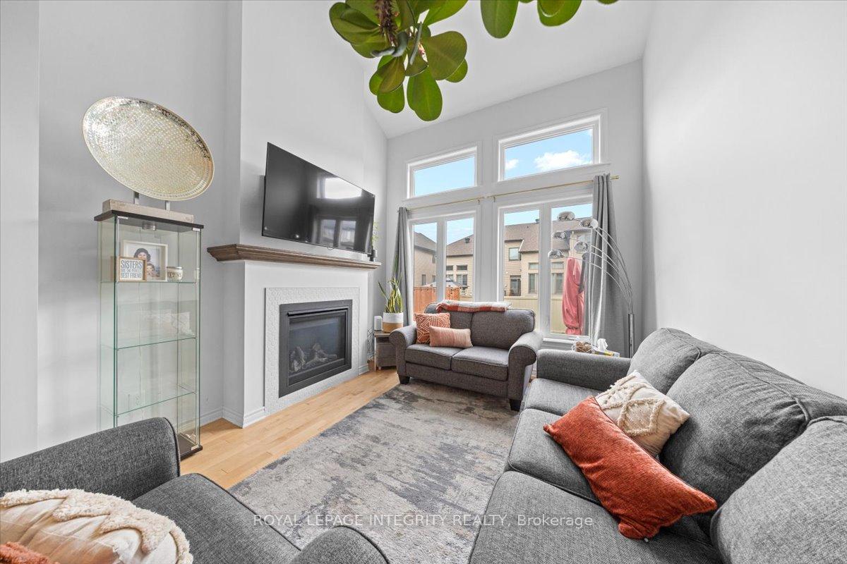 Photo 13 of 728 Capricorn Circle, Ottawa, Riverside South/Gloucester Glen — HOMEH