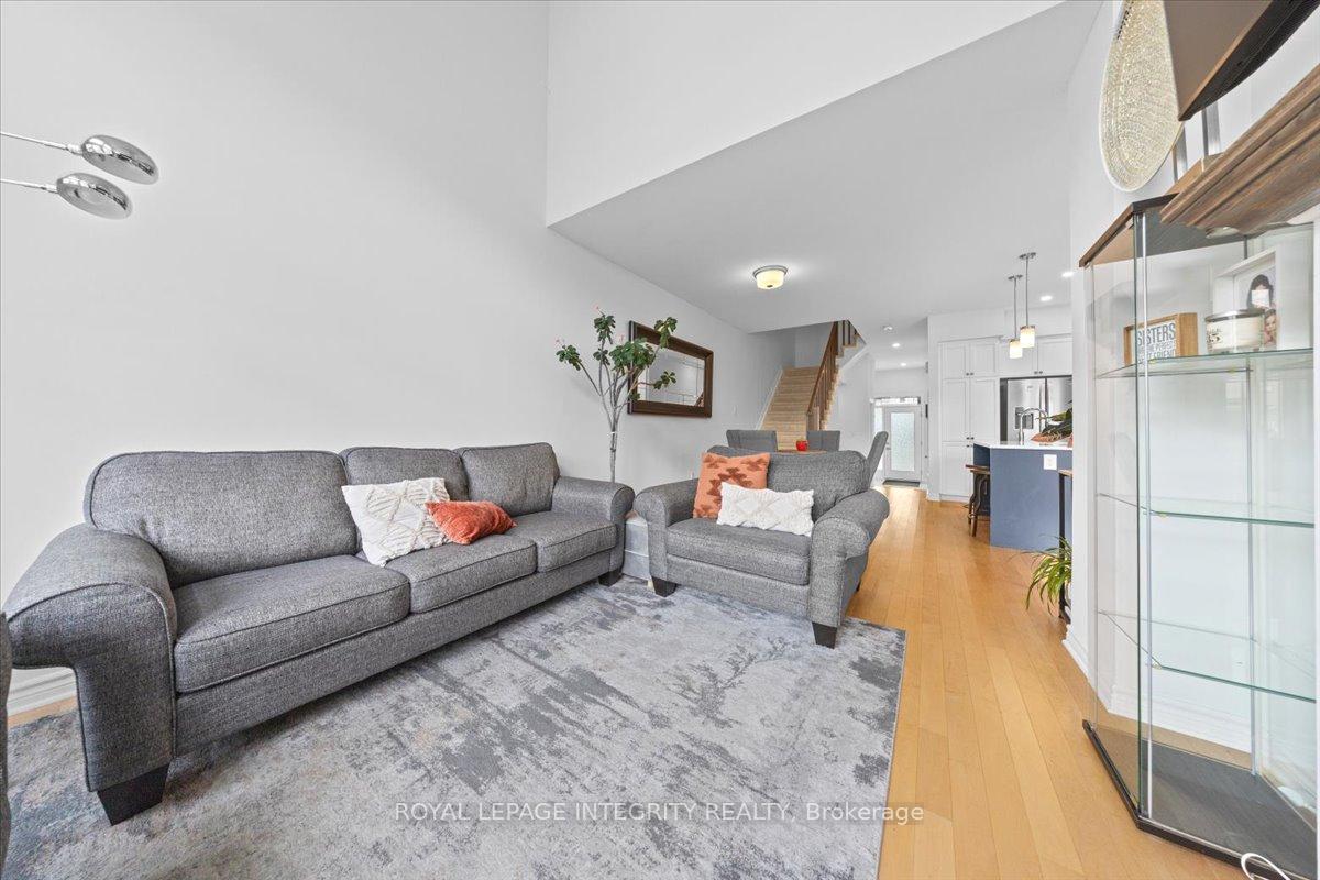 Photo 14 of 728 Capricorn Circle, Ottawa, Riverside South/Gloucester Glen — HOMEH