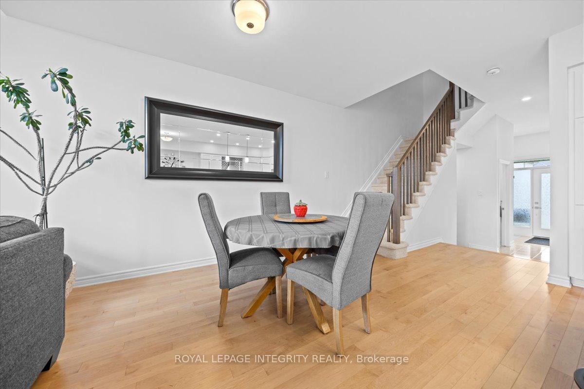Photo 15 of 728 Capricorn Circle, Ottawa, Riverside South/Gloucester Glen — HOMEH