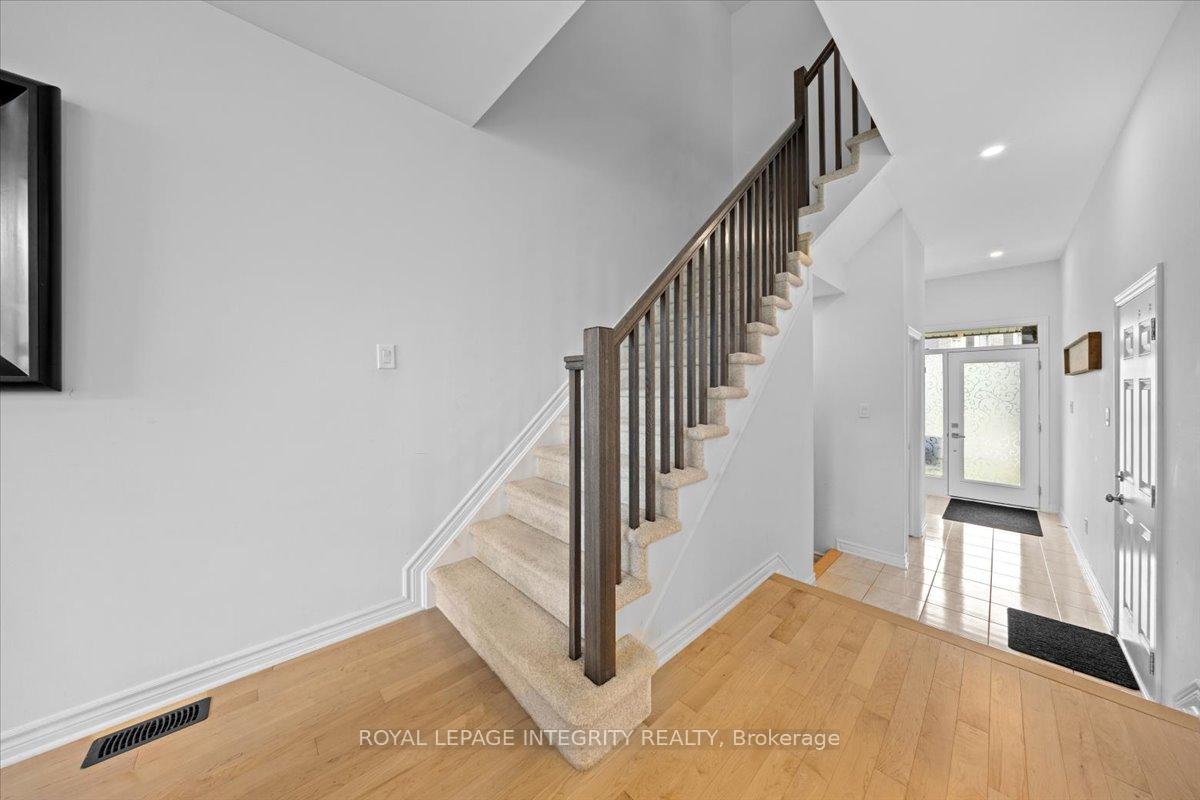 Photo 17 of 728 Capricorn Circle, Ottawa, Riverside South/Gloucester Glen — HOMEH