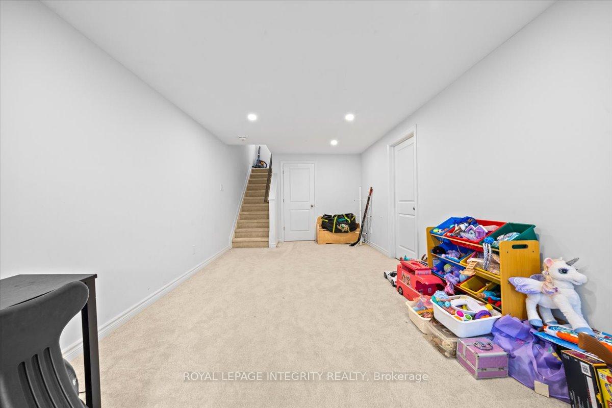 Photo 30 of 728 Capricorn Circle, Ottawa, Riverside South/Gloucester Glen — HOMEH