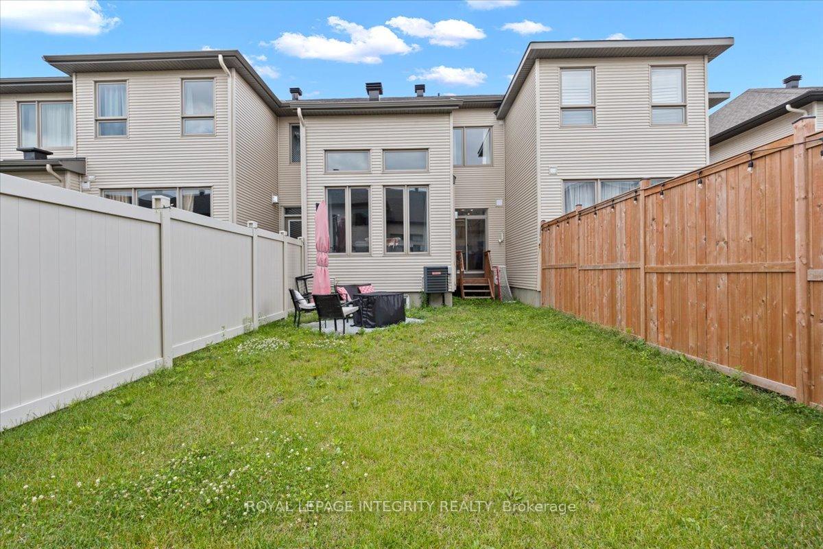 Photo 34 of 728 Capricorn Circle, Ottawa, Riverside South/Gloucester Glen — HOMEH