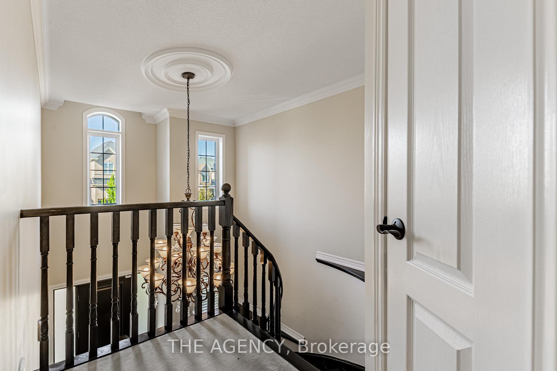 Photo 12 of 33 Ascalon Drive, Vaughan, Patterson — HOMEH