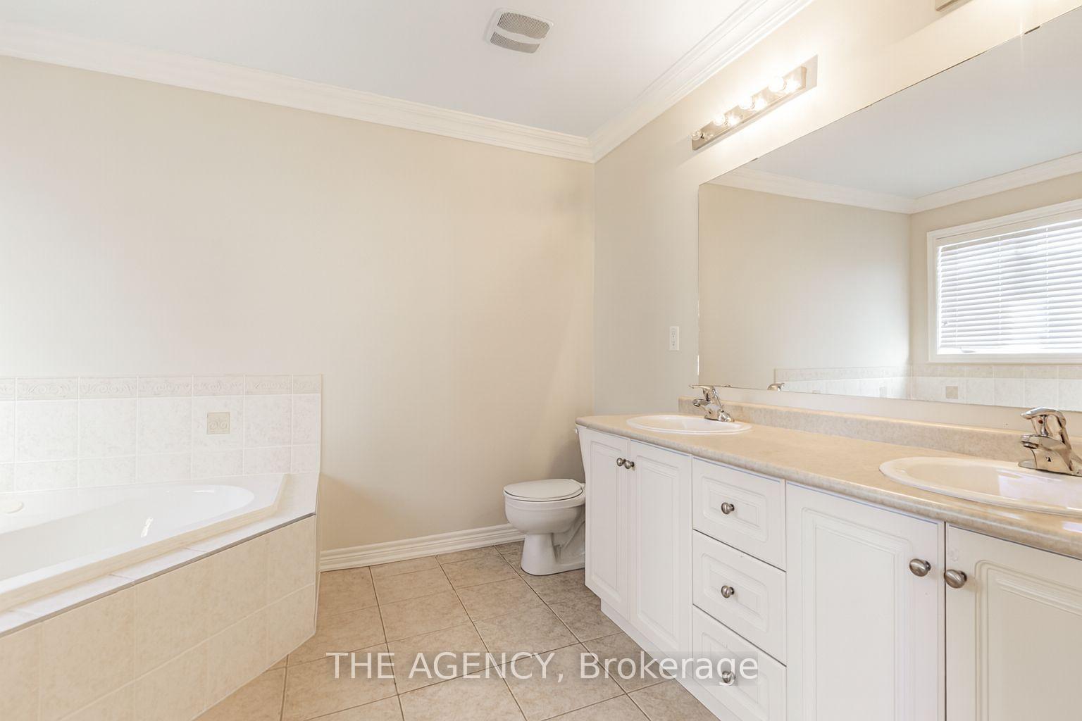 Photo 16 of 33 Ascalon Drive, Vaughan, Patterson — HOMEH