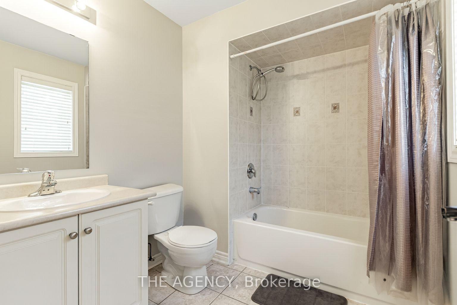 Photo 22 of 33 Ascalon Drive, Vaughan, Patterson — HOMEH