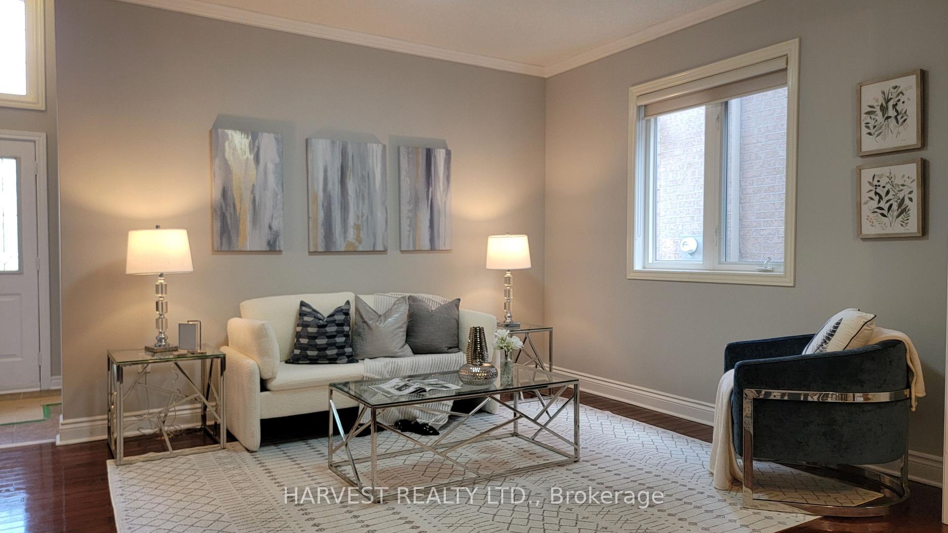 Photo 3 of 10 Conover Avenue, Aurora, Bayview Northeast — HOMEH