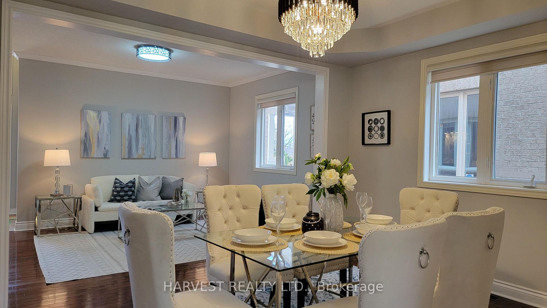 Photo 8 of 10 Conover Avenue, Aurora, Bayview Northeast — HOMEH