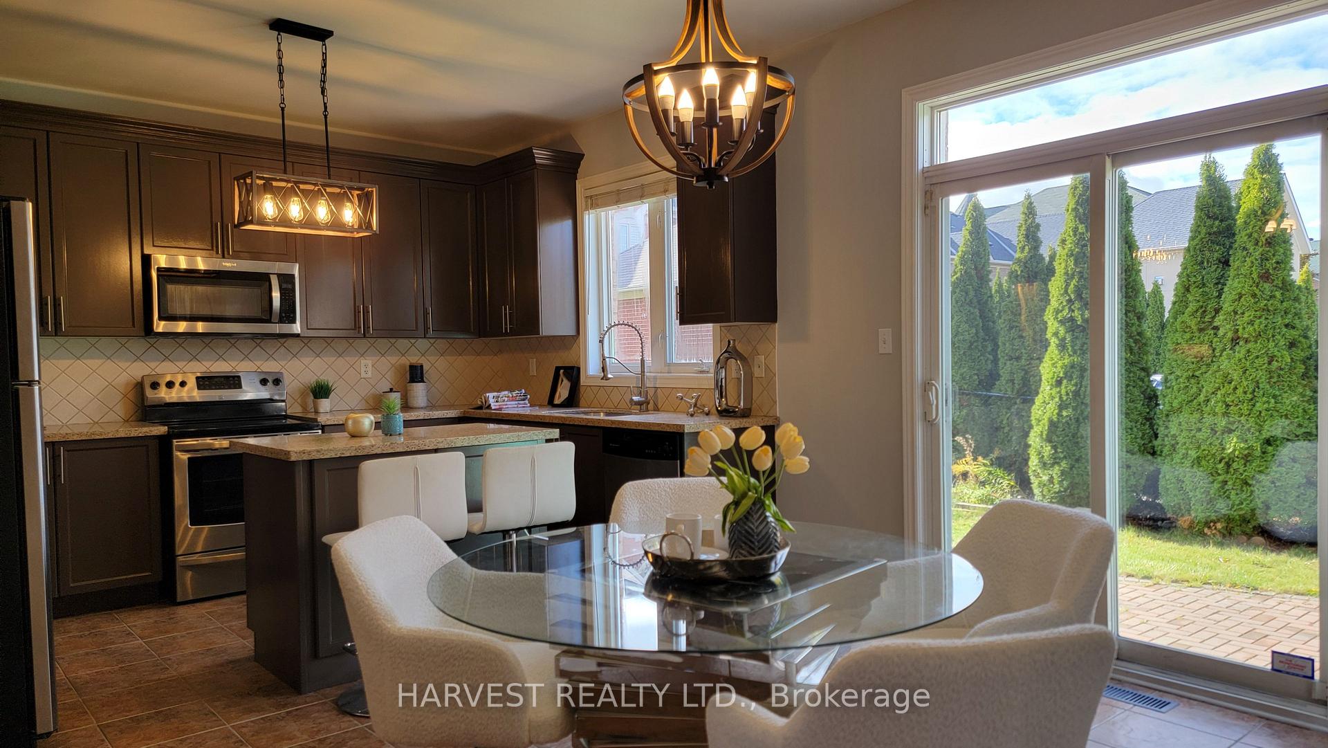 Photo 17 of 10 Conover Avenue, Aurora, Bayview Northeast — HOMEH