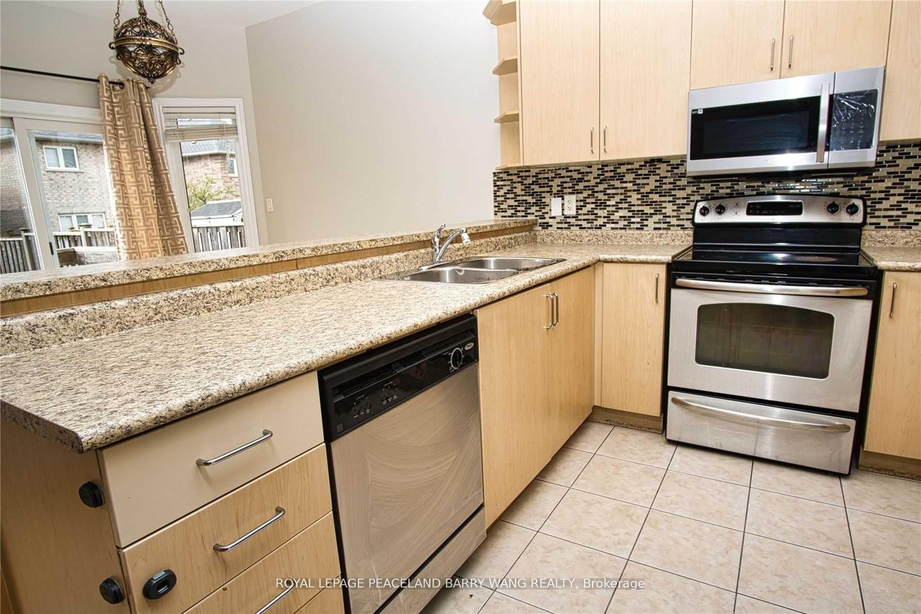 Photo 5 of Unit Upper, 25 Brahm Court, Vaughan, Vellore Village — HOMEH