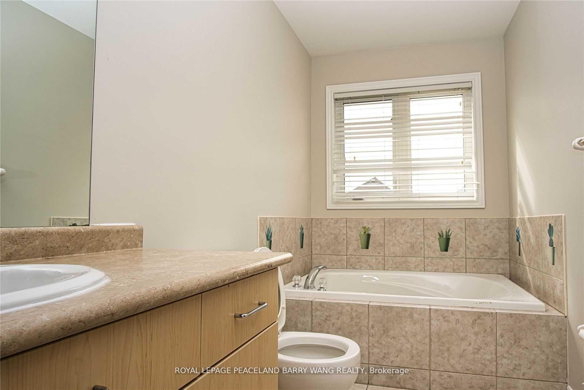 Photo 9 of Unit Upper, 25 Brahm Court, Vaughan, Vellore Village — HOMEH