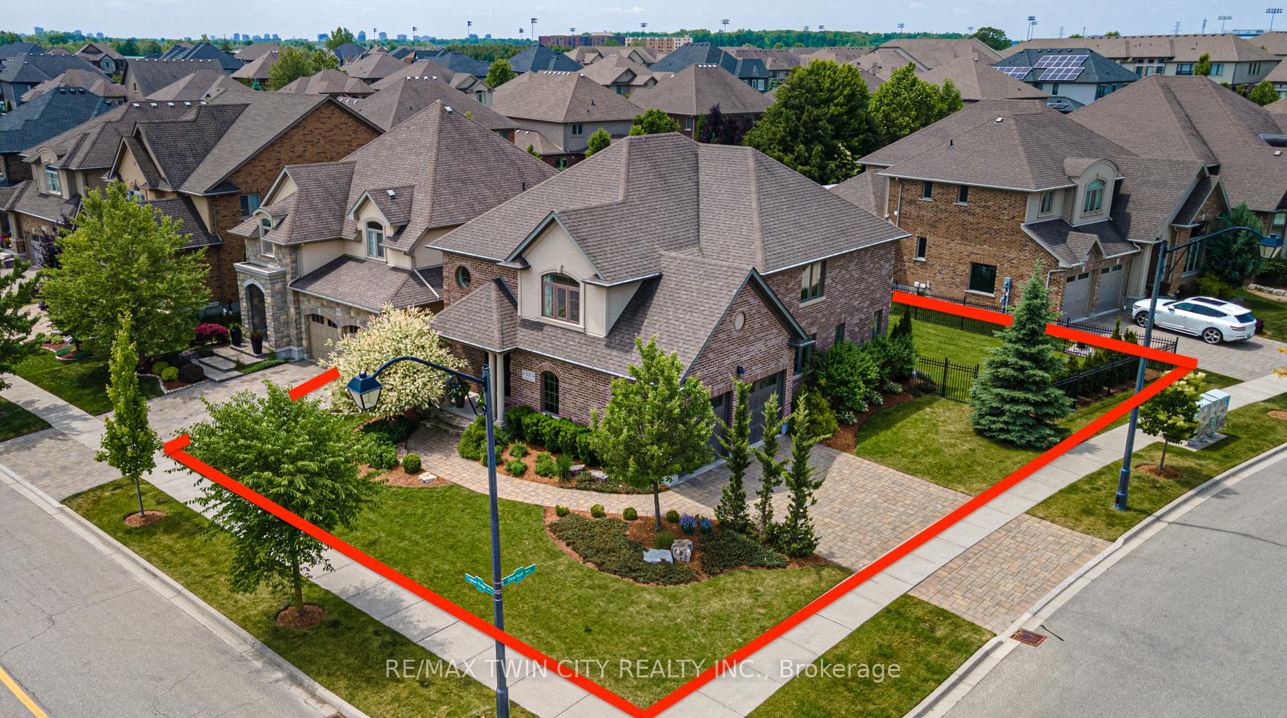 Photo 1 of 832 Copper Ridge Drive, Waterloo, Eastbridge — HOMEH