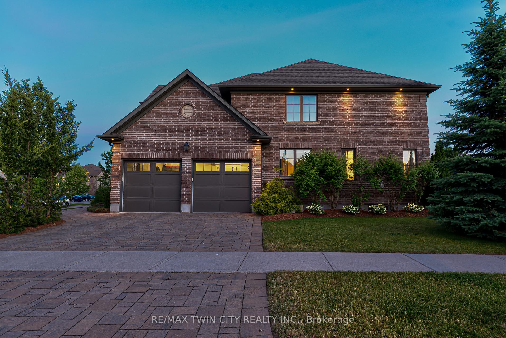 Photo 3 of 832 Copper Ridge Drive, Waterloo, Eastbridge — HOMEH