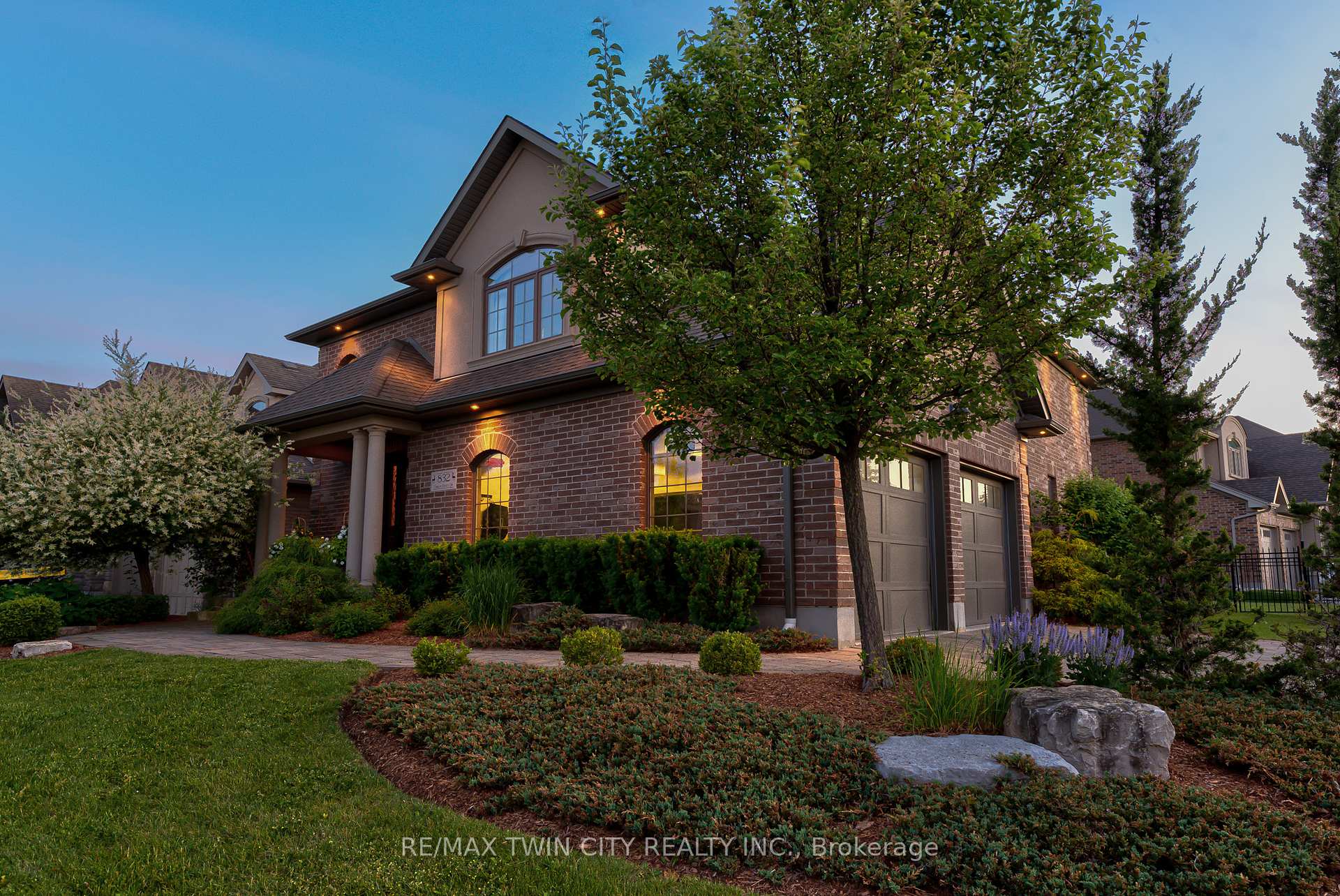 Photo 4 of 832 Copper Ridge Drive, Waterloo, Eastbridge — HOMEH