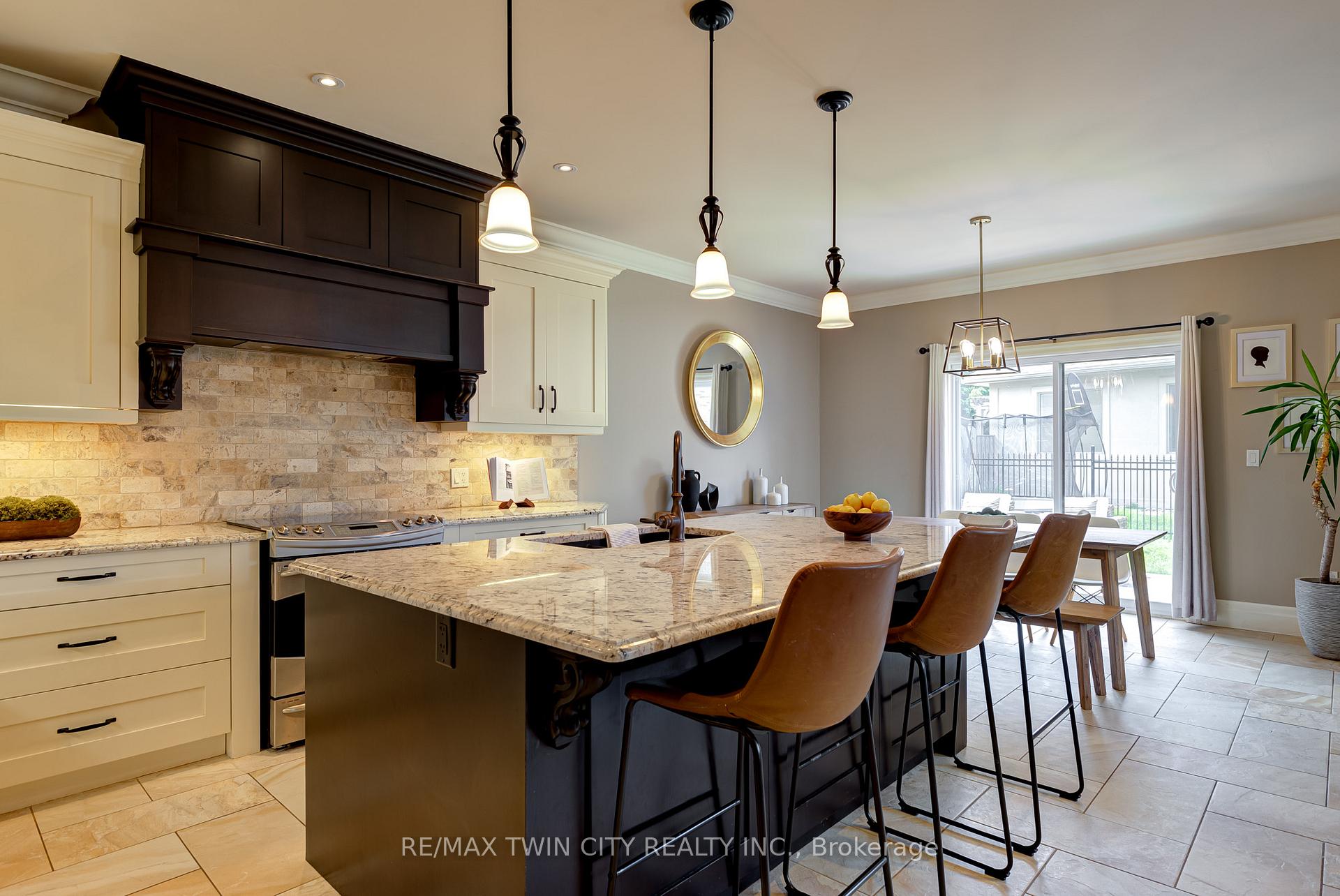 Photo 11 of 832 Copper Ridge Drive, Waterloo, Eastbridge — HOMEH