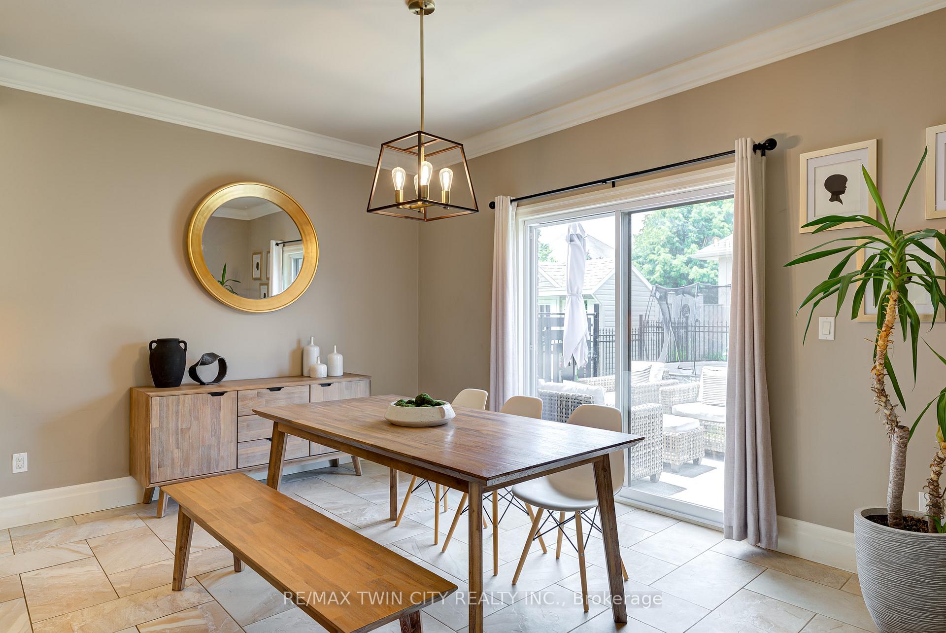Photo 14 of 832 Copper Ridge Drive, Waterloo, Eastbridge — HOMEH