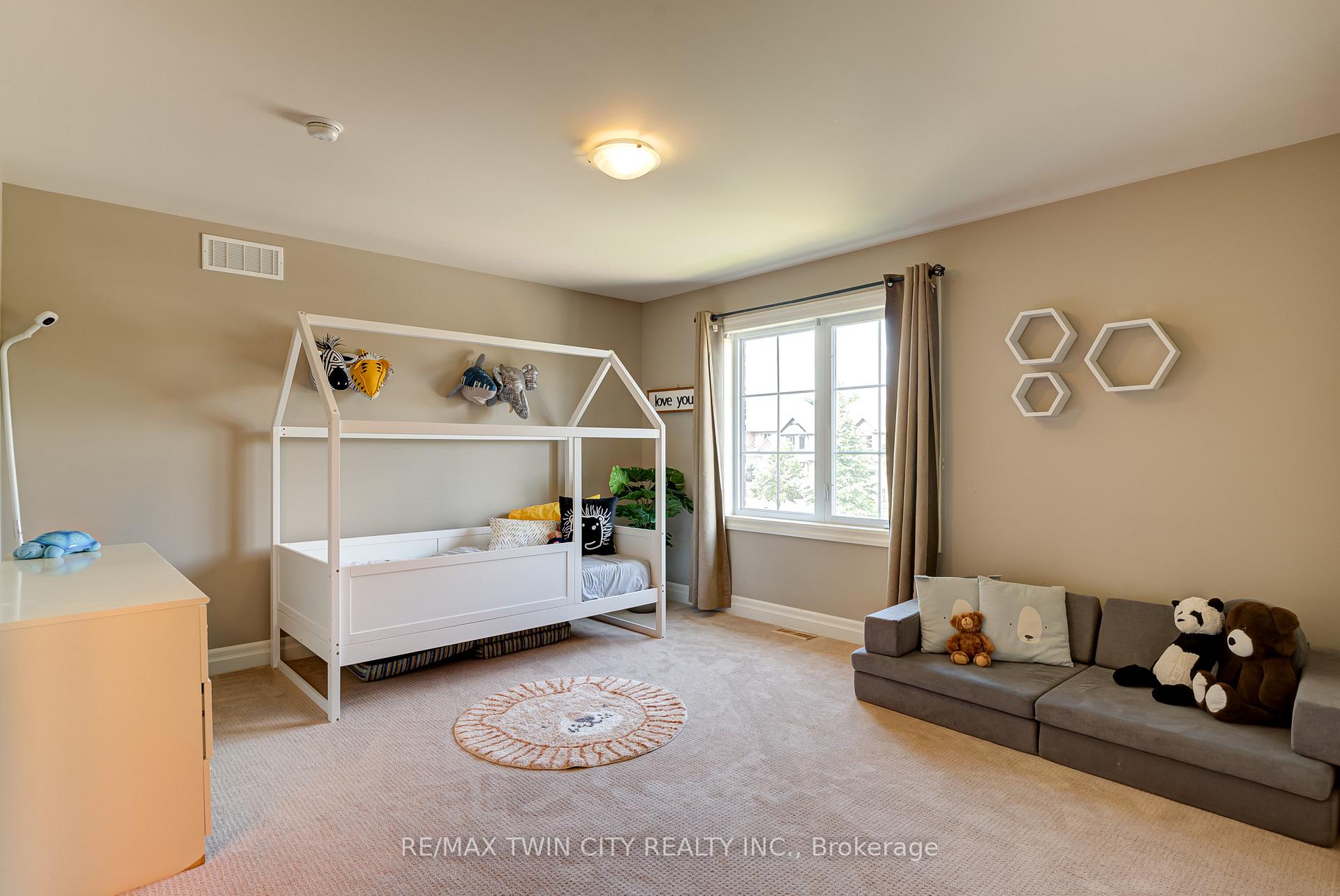 Photo 29 of 832 Copper Ridge Drive, Waterloo, Eastbridge — HOMEH