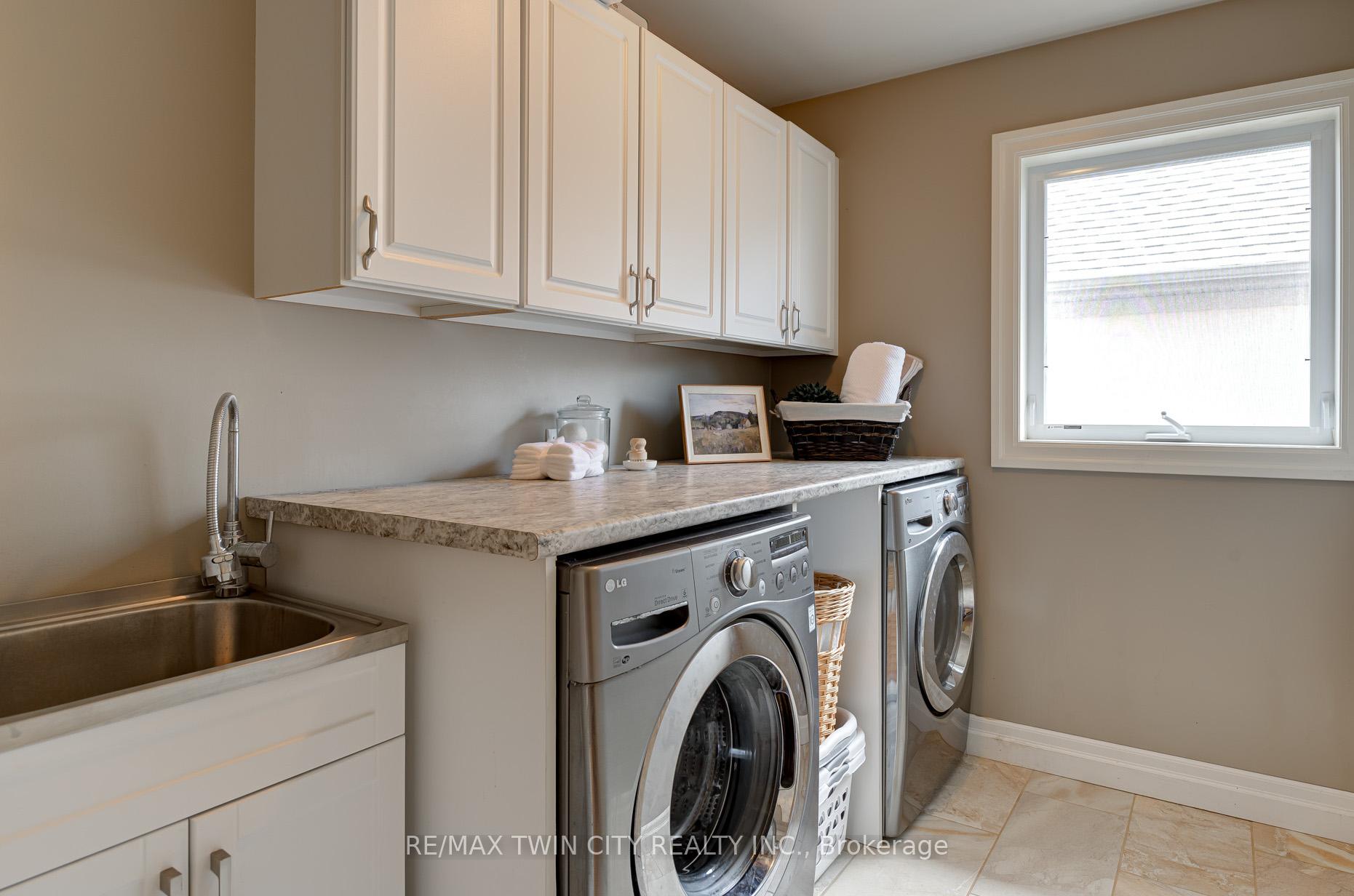 Photo 31 of 832 Copper Ridge Drive, Waterloo, Eastbridge — HOMEH