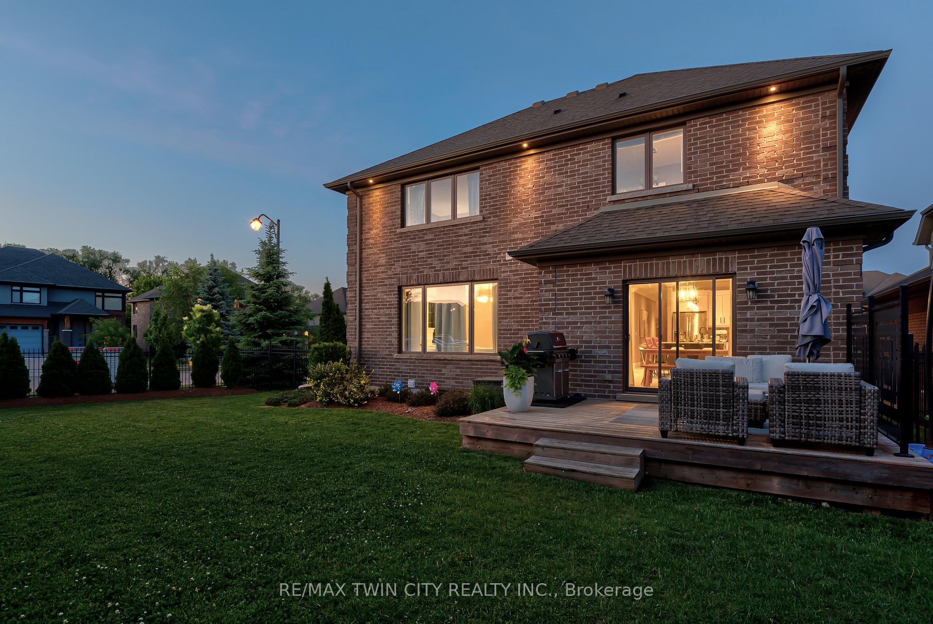 Photo 34 of 832 Copper Ridge Drive, Waterloo, Eastbridge — HOMEH