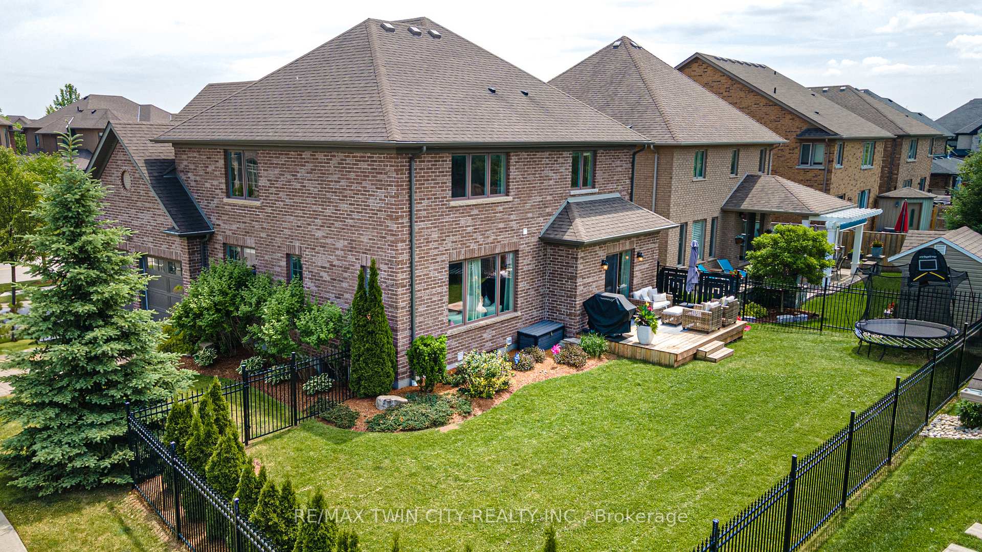 Photo 36 of 832 Copper Ridge Drive, Waterloo, Eastbridge — HOMEH