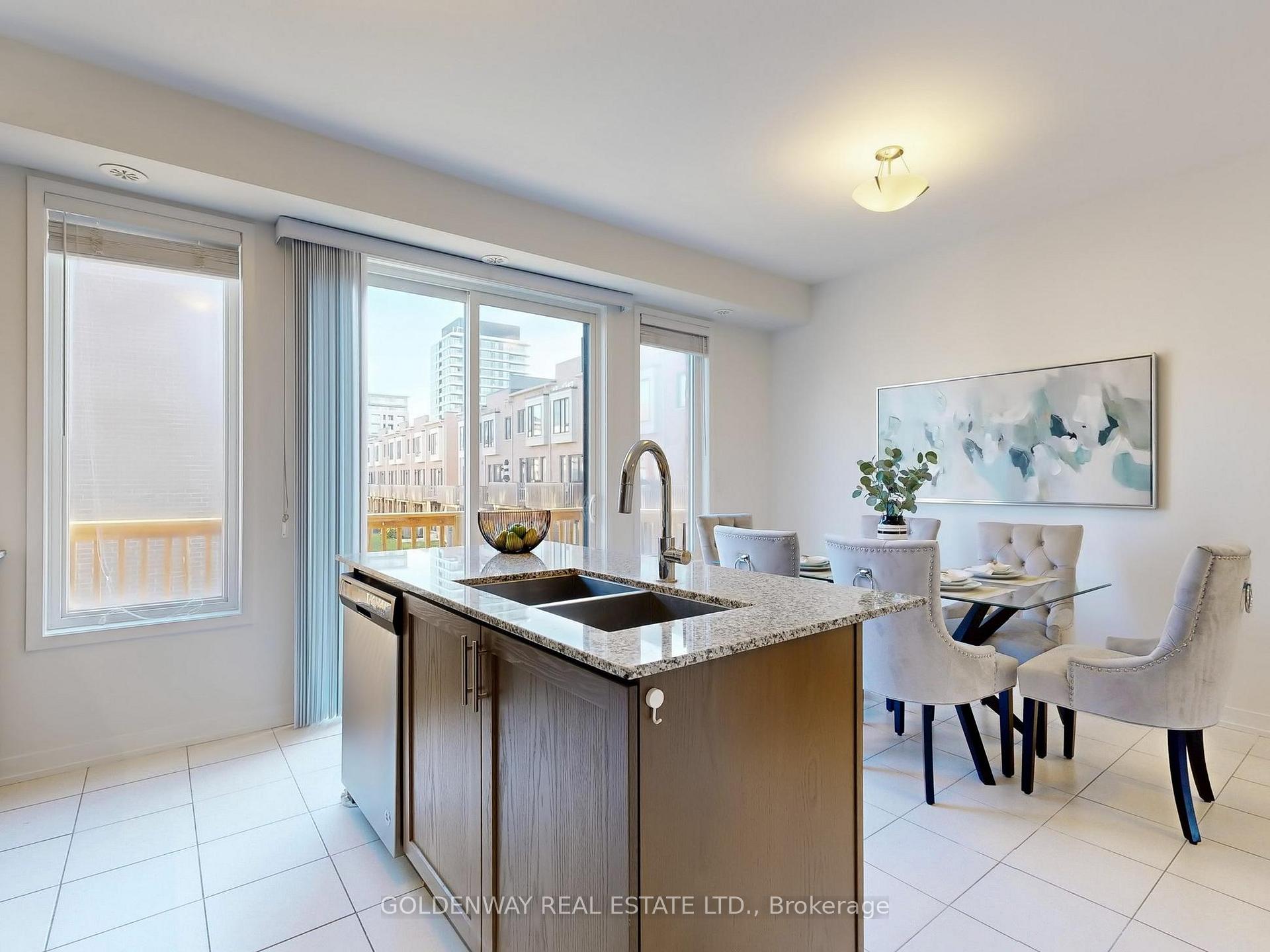 Photo 9 of 150 Salterton Circle, Vaughan, Maple — HOMEH