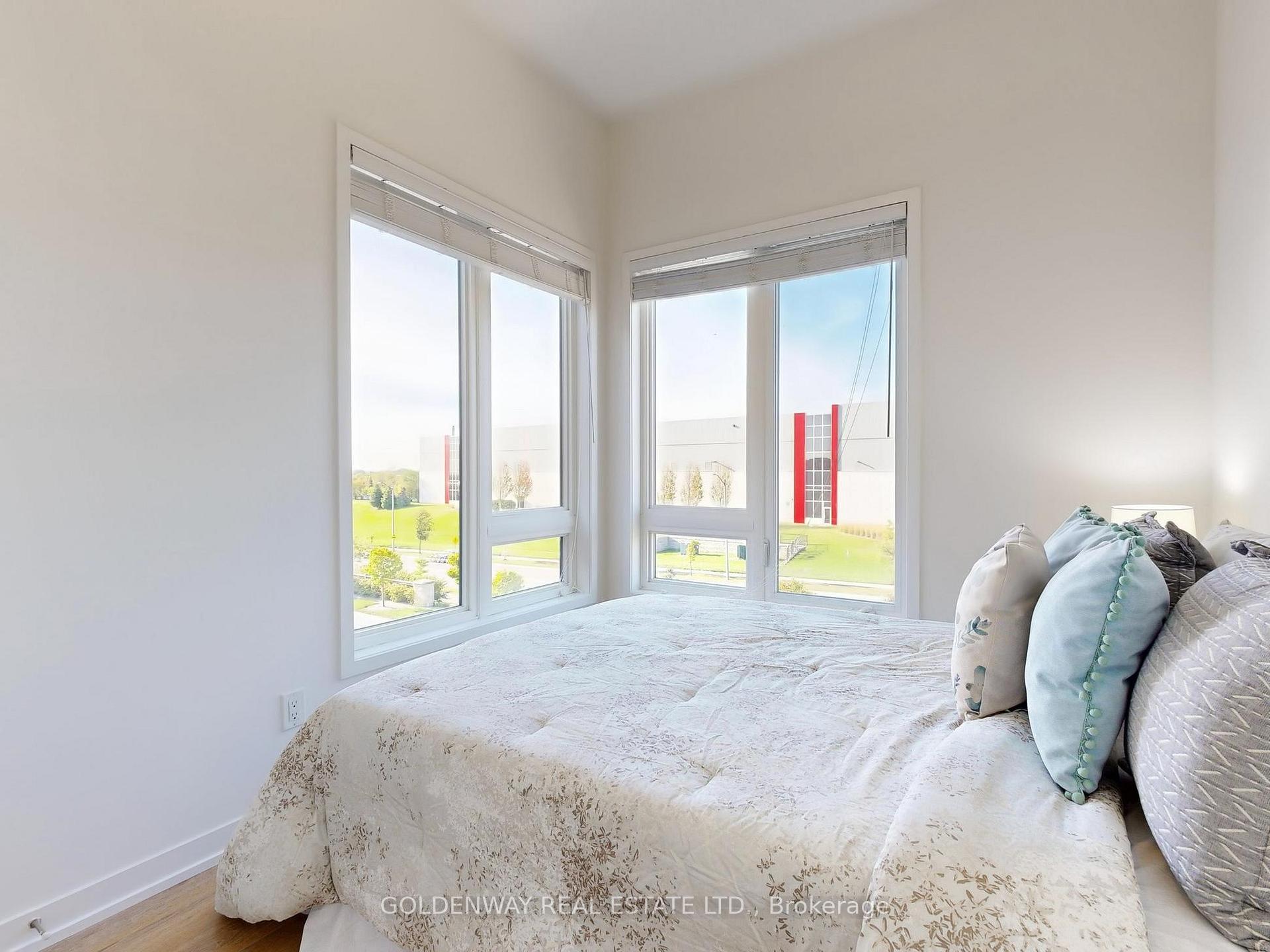 Photo 34 of 150 Salterton Circle, Vaughan, Maple — HOMEH