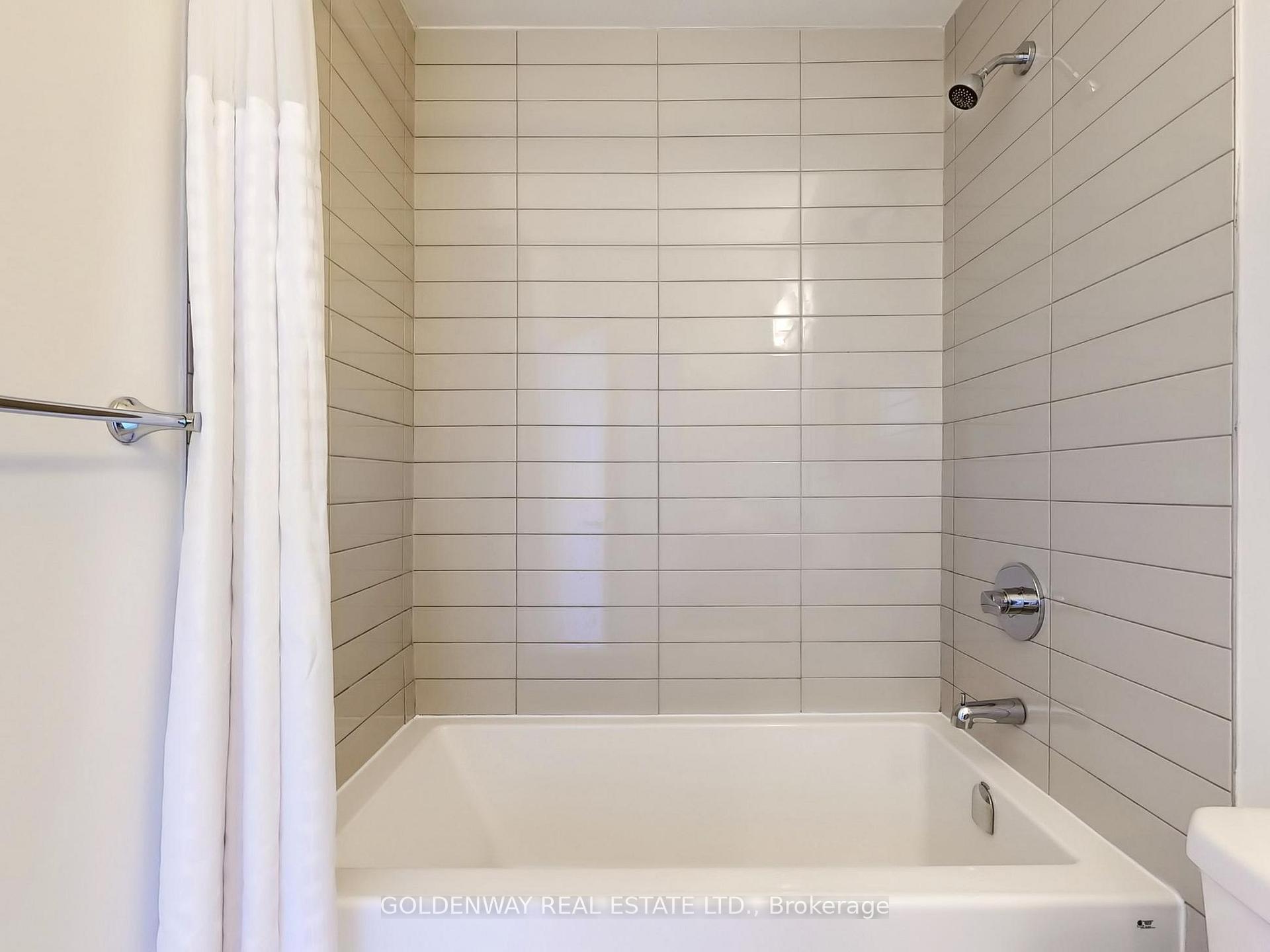 Photo 37 of 150 Salterton Circle, Vaughan, Maple — HOMEH