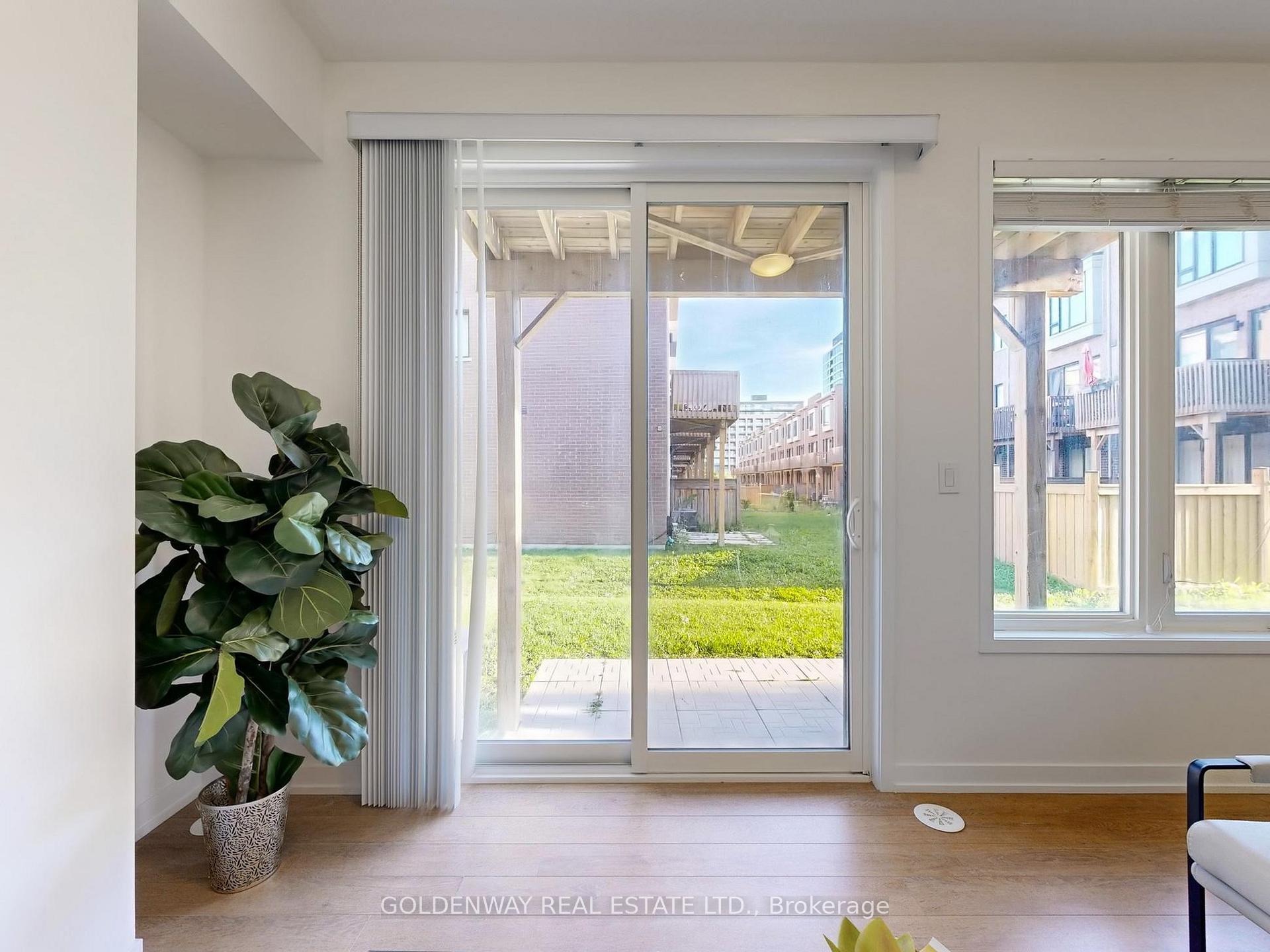 Photo 43 of 150 Salterton Circle, Vaughan, Maple — HOMEH