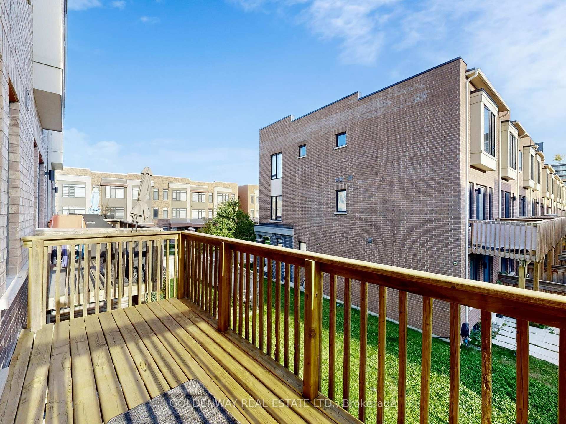 Photo 45 of 150 Salterton Circle, Vaughan, Maple — HOMEH
