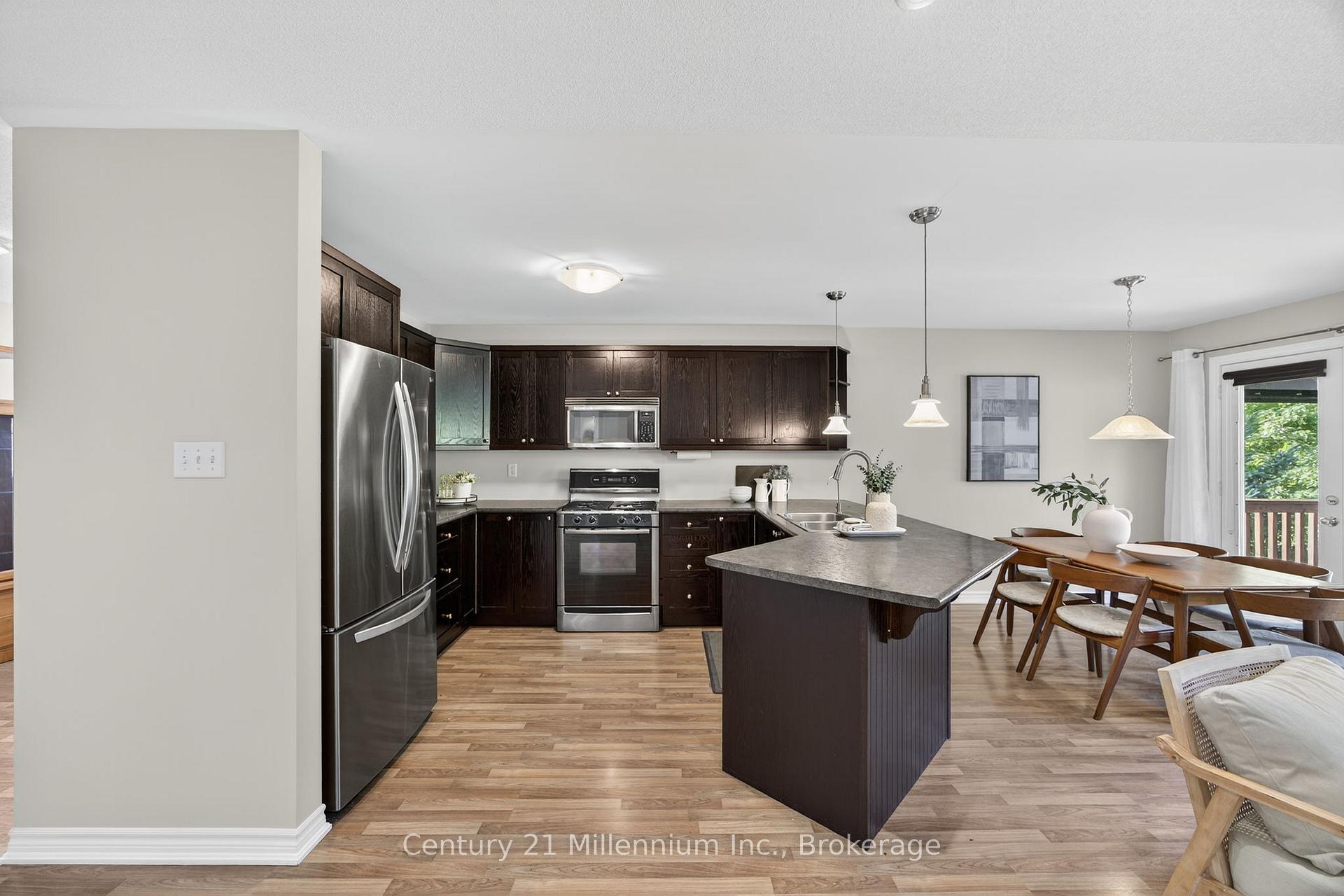 Photo 6 of 45 Red Pine Crescent, Wasaga Beach — HOMEH