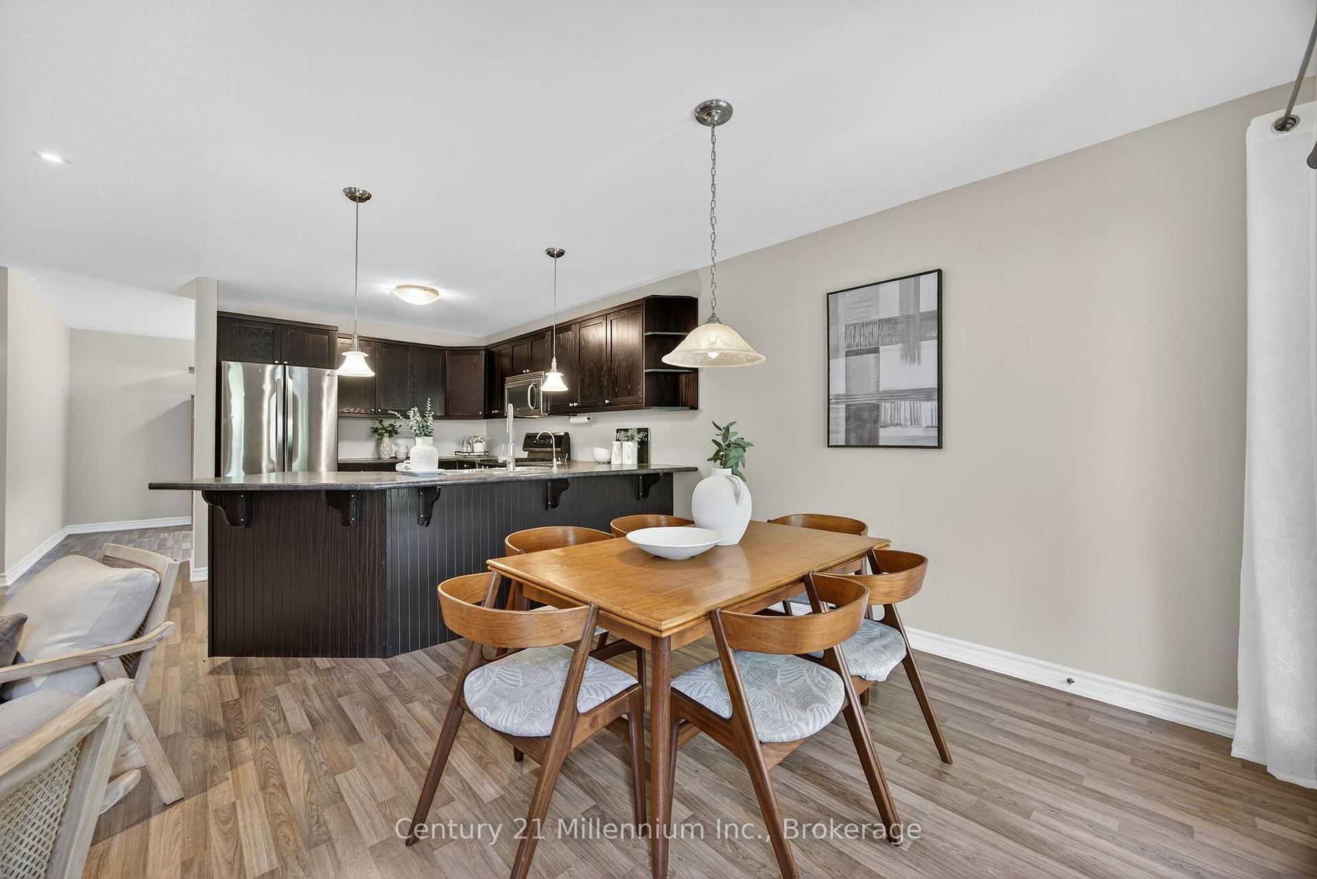 Photo 10 of 45 Red Pine Crescent, Wasaga Beach — HOMEH