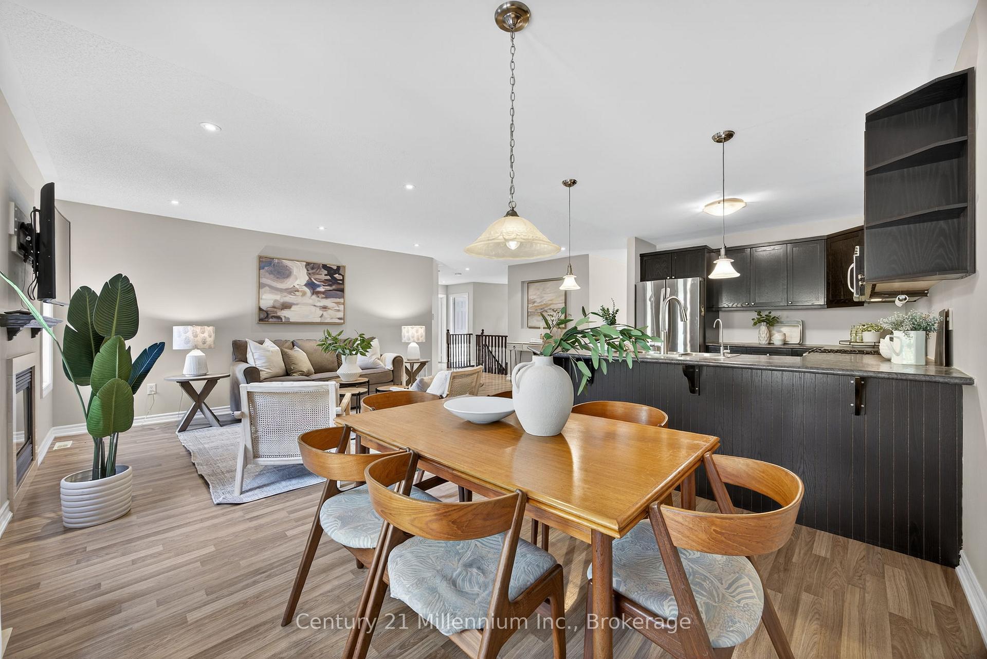 Photo 11 of 45 Red Pine Crescent, Wasaga Beach — HOMEH