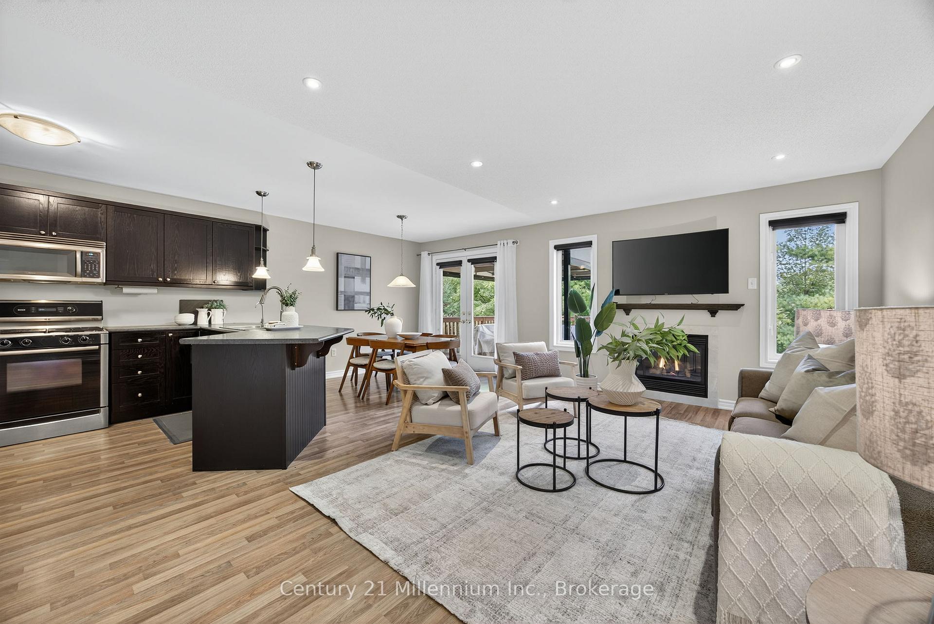 Photo 13 of 45 Red Pine Crescent, Wasaga Beach — HOMEH