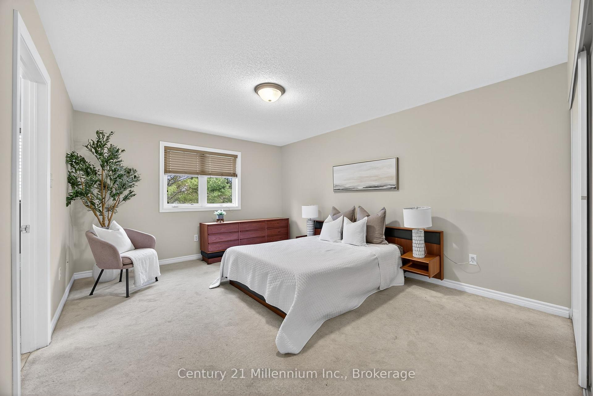 Photo 17 of 45 Red Pine Crescent, Wasaga Beach — HOMEH