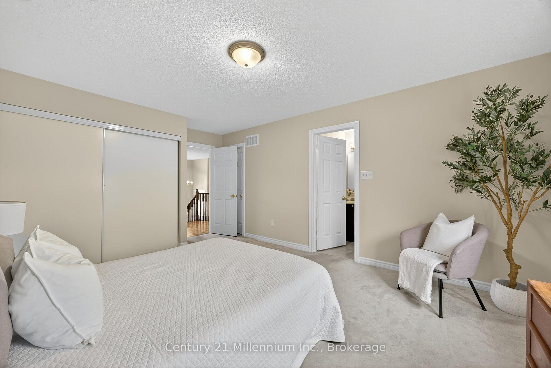 Photo 18 of 45 Red Pine Crescent, Wasaga Beach — HOMEH