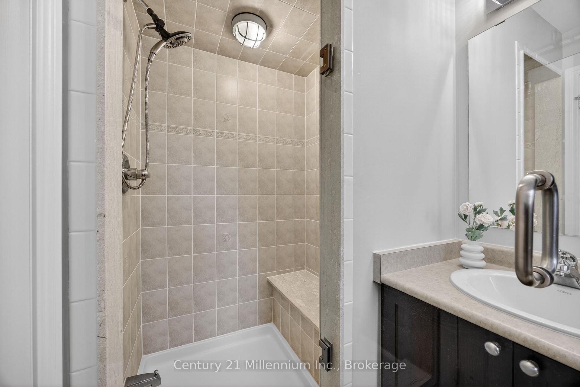 Photo 20 of 45 Red Pine Crescent, Wasaga Beach — HOMEH
